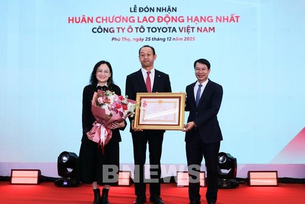Toyota Việt Nam đón nhận Huân chương Lao động hạng Nhất