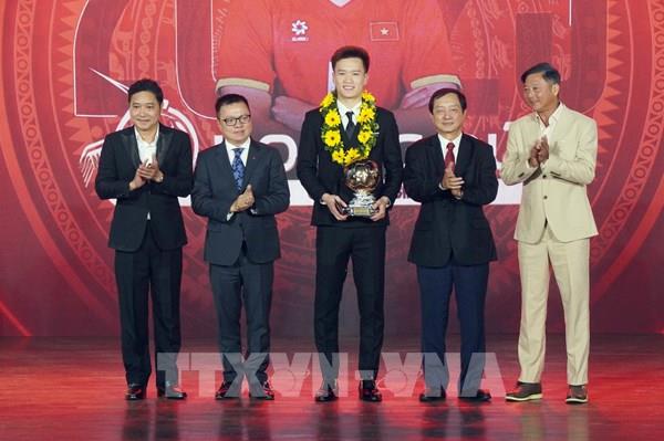 Cầu thủ Nguyễn Hoàng Đức đoạt giải thưởng Quả bóng vàng năm 2025