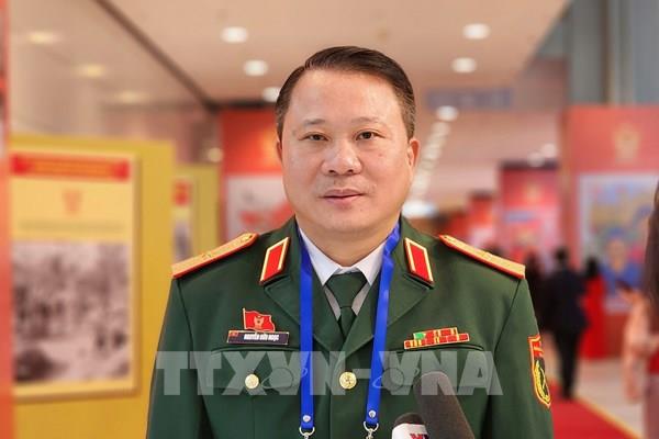 Những Anh hùng mang màu xanh áo lính