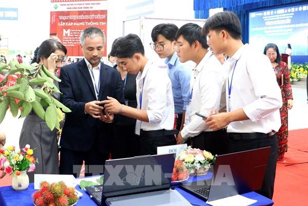 Ươm mầm ý tưởng sinh viên gắn đào tạo với doanh nghiệp