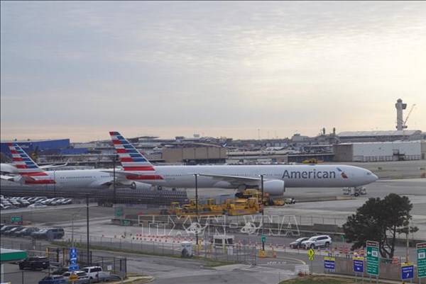 Mỹ hoãn, hủy hàng nghìn chuyến bay do bão Devin