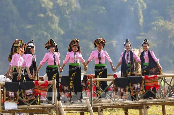 Sam Mứn bừng sáng sắc màu lễ hội vùng cao