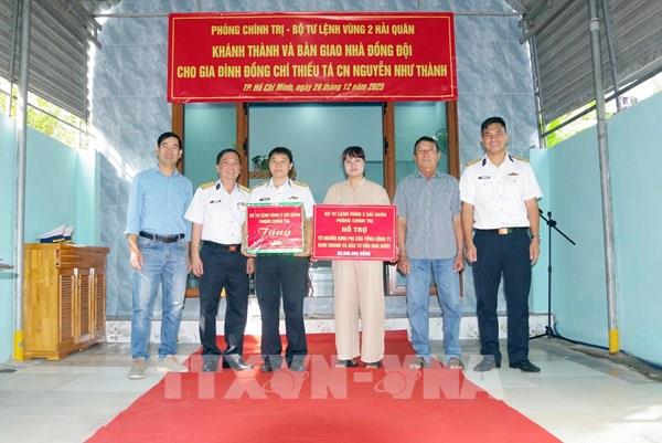 Đẩy nhanh tiến độ xây dựng và bàn giao nhà cho quân nhân, đồng bào M’Nông