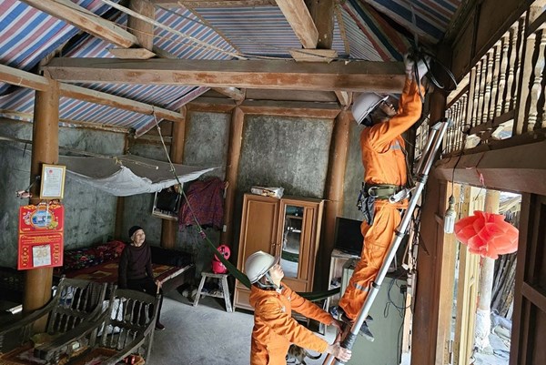 EVNNPC chung tay khắc phục thiên tai, nâng cao chất lượng dịch vụ điện