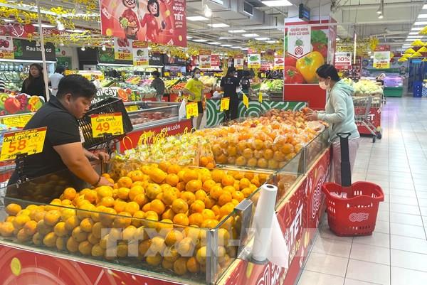 Siêu thị, chợ “vào guồng” phục vụ nghỉ Tết