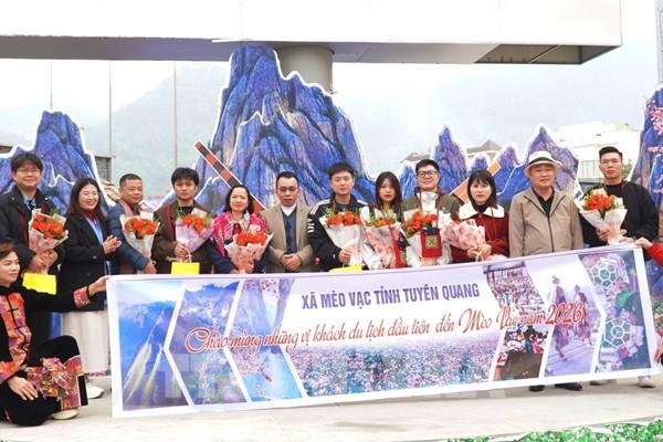 Đón khách "xông đất”, Tuyên Quang gửi thông điệp điểm đến thân thiện