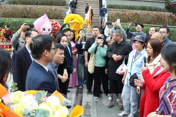 Du khách quốc tế "xông đất” Lạng Sơn qua cửa khẩu Hữu Nghị