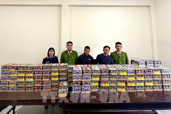 Triệt phá đường dây mua bán trái phép hàng cấm