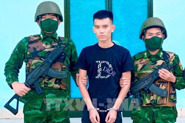 Bắt đối tượng bị truy nã khi đang nhập cảnh vào Việt Nam