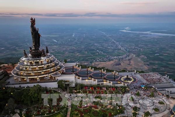 Du lịch đón, phục vụ khoảng 3,5 triệu lượt khách trong dịp nghỉ tết Dương lịch