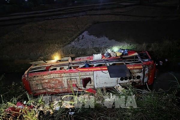 11 người bị thương do lật xe khách trên Quốc lộ 37 ở Sơn La