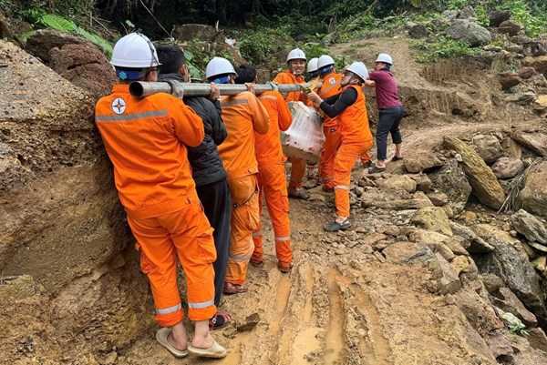EVN hoàn thành xóa “vùng lõm” điện, sóng tại 129 thôn, bản