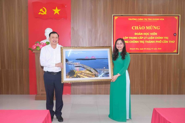Từ thực tiễn Khánh Hòa: Bài học phát triển kinh tế biển và đô thị