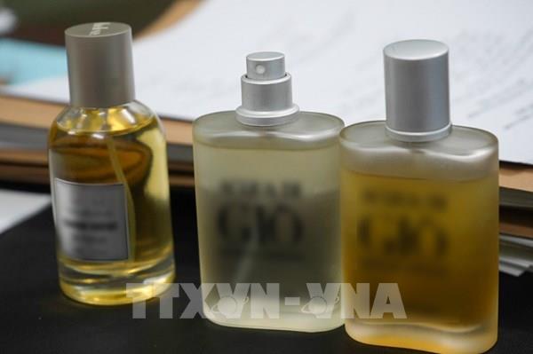 Triệt phá đường dây sản xuất, buôn bán nước hoa giả