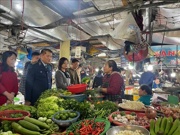 Bộ Công Thương kiểm tra bình ổn thị trường Tết 2026 tại Nghệ An, Hà Tĩnh