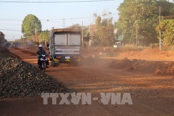 Đường 85 tỷ đồng làm 5 năm chưa xong, người dân gánh hệ lụy kinh tế