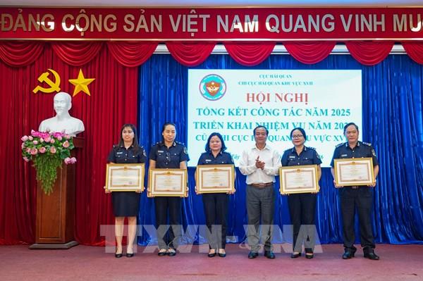 Tây Ninh: Hải quan thông quan nhanh, siết chặt chống buôn lậu