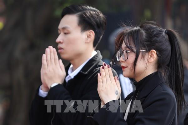 Văn khấn Rằm tháng chạp 2026 chuẩn nhất, mang lại may mắn cho gia chủ