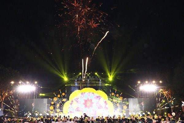 Xem pháo hoa Tết Nguyên đán Bính Ngọ 2026 ở đâu tại Vĩnh Long?