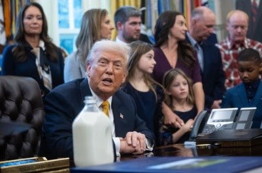 Mỹ cho phép sữa nguyên kem trở lại bữa ăn học đường