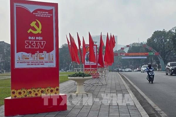 Rực rỡ cờ, hoa chào mừng Đại hội Đảng toàn quốc lần thứ XIV