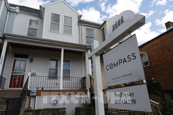 Thị trường nhà ở Mỹ tiếp tục gặp khó khăn