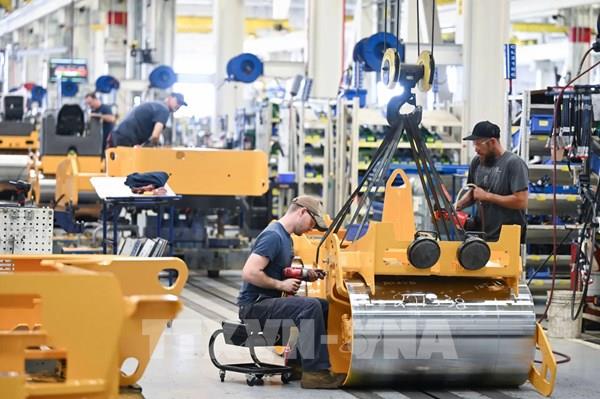 Sản lượng chế tạo của Mỹ tăng ngoài dự kiến