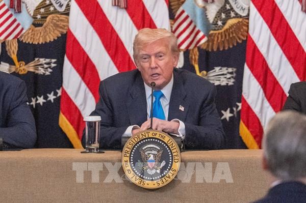 Tổng thống Mỹ cảnh báo áp thuế những nước không ủng hộ kế hoạch Greenland