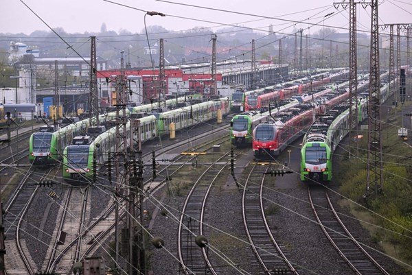 Đức điều tra nghi vấn phá hoại đường sắt sau sự cố tàu trật bánh tại Essen