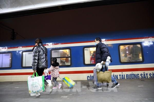 Ngành đường sắt đã bán 227.000 vé tàu Tết, ngày cao điểm hết chỗ