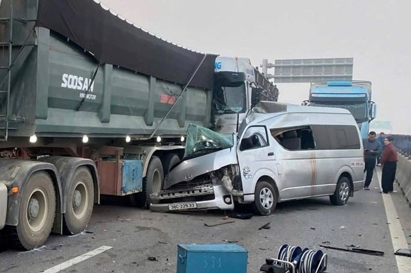 Lái xe xuyên đêm: Nguy cơ rình rập và khuyến nghị đảm bảo an toàn 