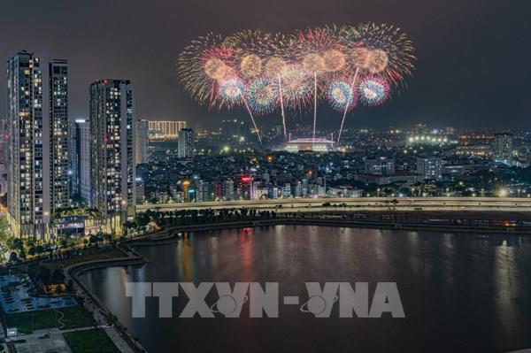 Hình ảnh tổng duyệt pháo hoa chào mừng Đại hội XIV của Đảng