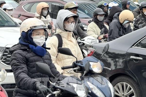 Người dân Thủ đô ứng phó với đợt rét sâu nhất từ đầu năm 2026