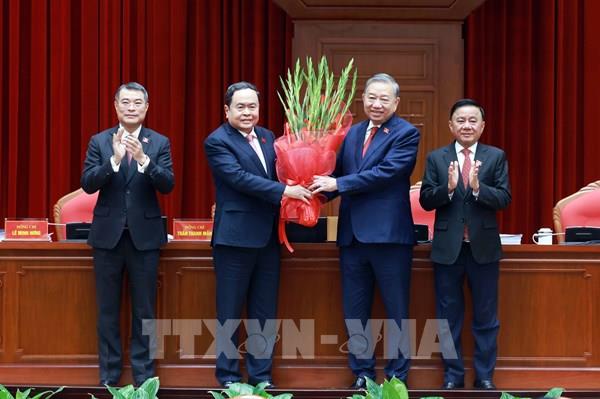 Danh sách 19 đồng chí Uỷ viên Bộ Chính trị khoá XIV