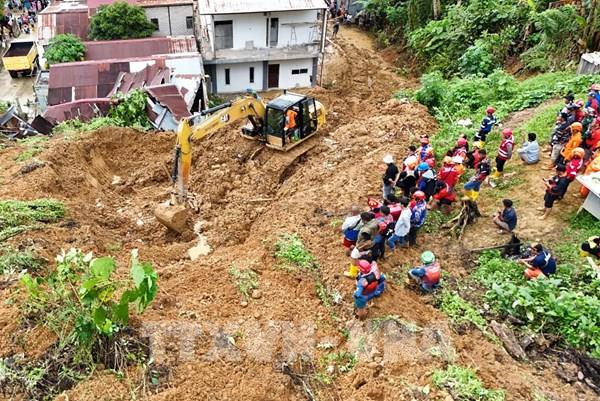 Hàng trăm người mất tích do lở đất và lũ quét ở Indonesia