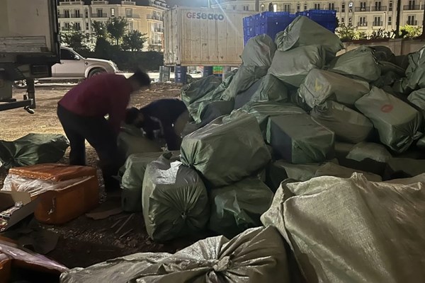 Thu giữ hơn 10 tấn thực phẩm đông lạnh không rõ nguồn gốc tại Hà Nội