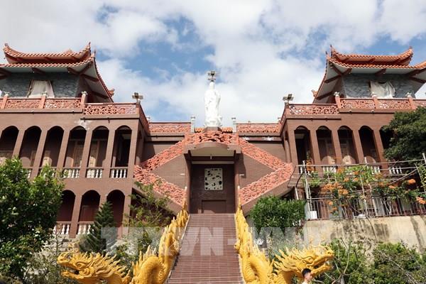 Vẻ đẹp chùa tháp Nam Khánh Hòa