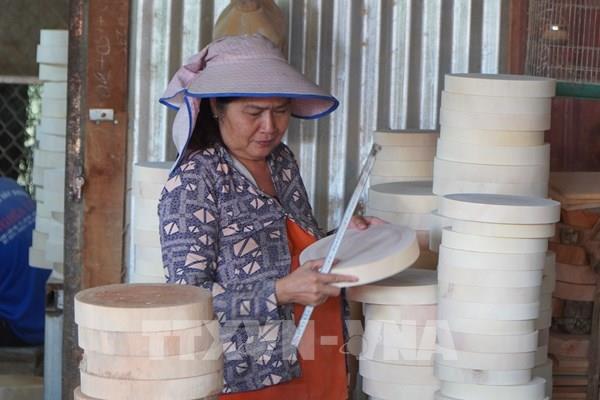 Làng thớt Định An: Nghề xưa vẫn "đắt hàng"