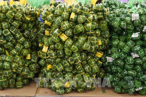 Đặc sản nem Lai Vung hút hàng dịp Tết