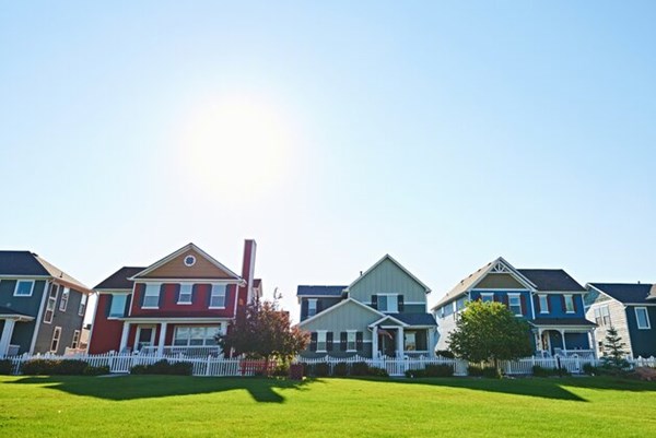 Giá nhà ở đơn lập tại Mỹ tăng cao