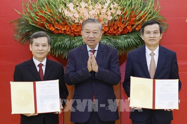 Bộ Chính trị quyết định phân công, bổ nhiệm, chỉ định Trưởng ban Nội chính Trung ương và Giám đốc Học viện Chính trị quốc gia Hồ Chí Minh