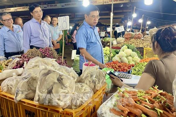 Thành phố Hồ Chí Minh không để khan hàng, sốt giá trong dịp Tết