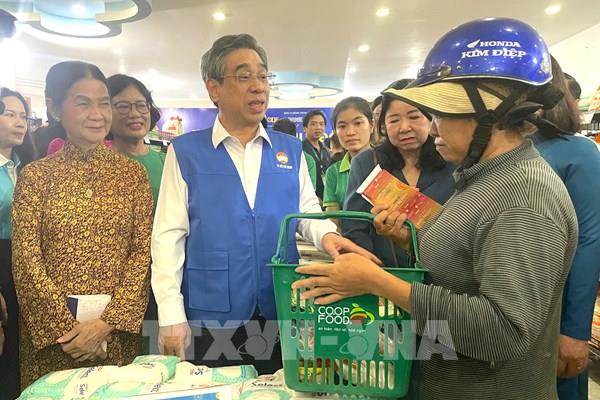 TP. Hồ Chí Minh: Siêu thị mini 0 đồng mang Tết cho bà con khó khăn