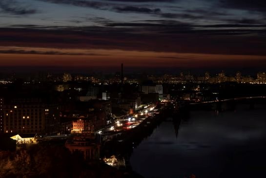 Ukraine mất điện diện rộng khiến hệ thống tàu điện ngừng hoạt động