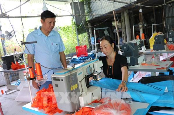 Không rời quê vẫn có việc: Làn gió mới ở nông thôn Vĩnh Long