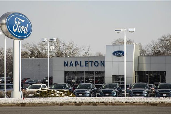 Thị trường ô tô Mỹ rơi vào trạng thái “hình chữ K”