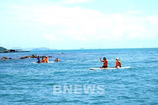 Mùa xuân theo sóng biển Tây Nam