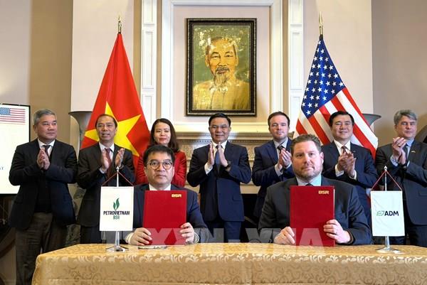 Lọc hóa dầu Bình Sơn ký loạt MOU năng lượng với đối tác Mỹ