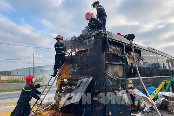 Quảng Trị: Cháy xe khách trên đường Điện Biên Phủ 