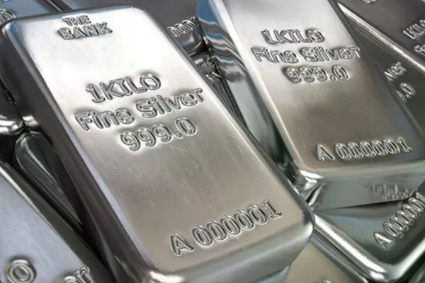 Giá bạc phục hồi từ mức đáy một tháng